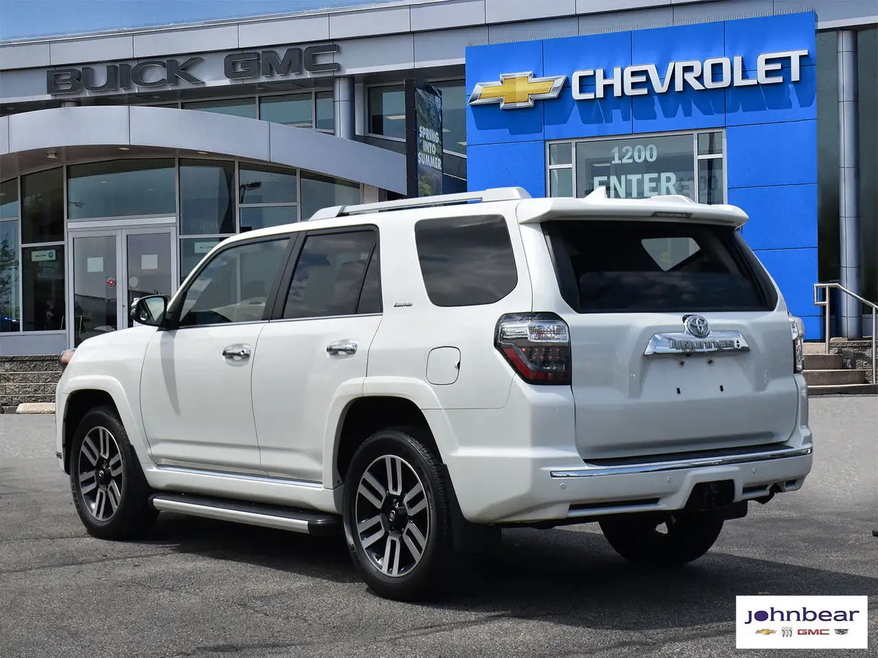 Toyota 4-Runner снимка Toyota 4-Runner