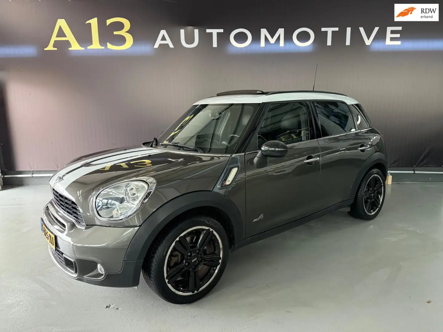 MINI Cooper S Countryman Mini 1.6 ALL4 Chili automaat panoramadak 184pk Gris - 1