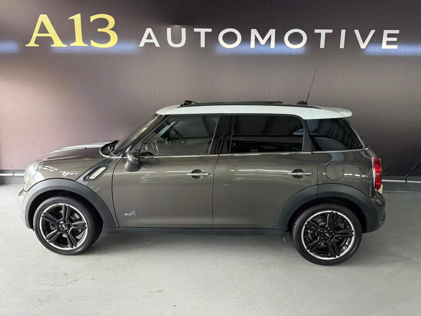 MINI Cooper S Countryman Mini 1.6 ALL4 Chili automaat panoramadak 184pk Gris - 2