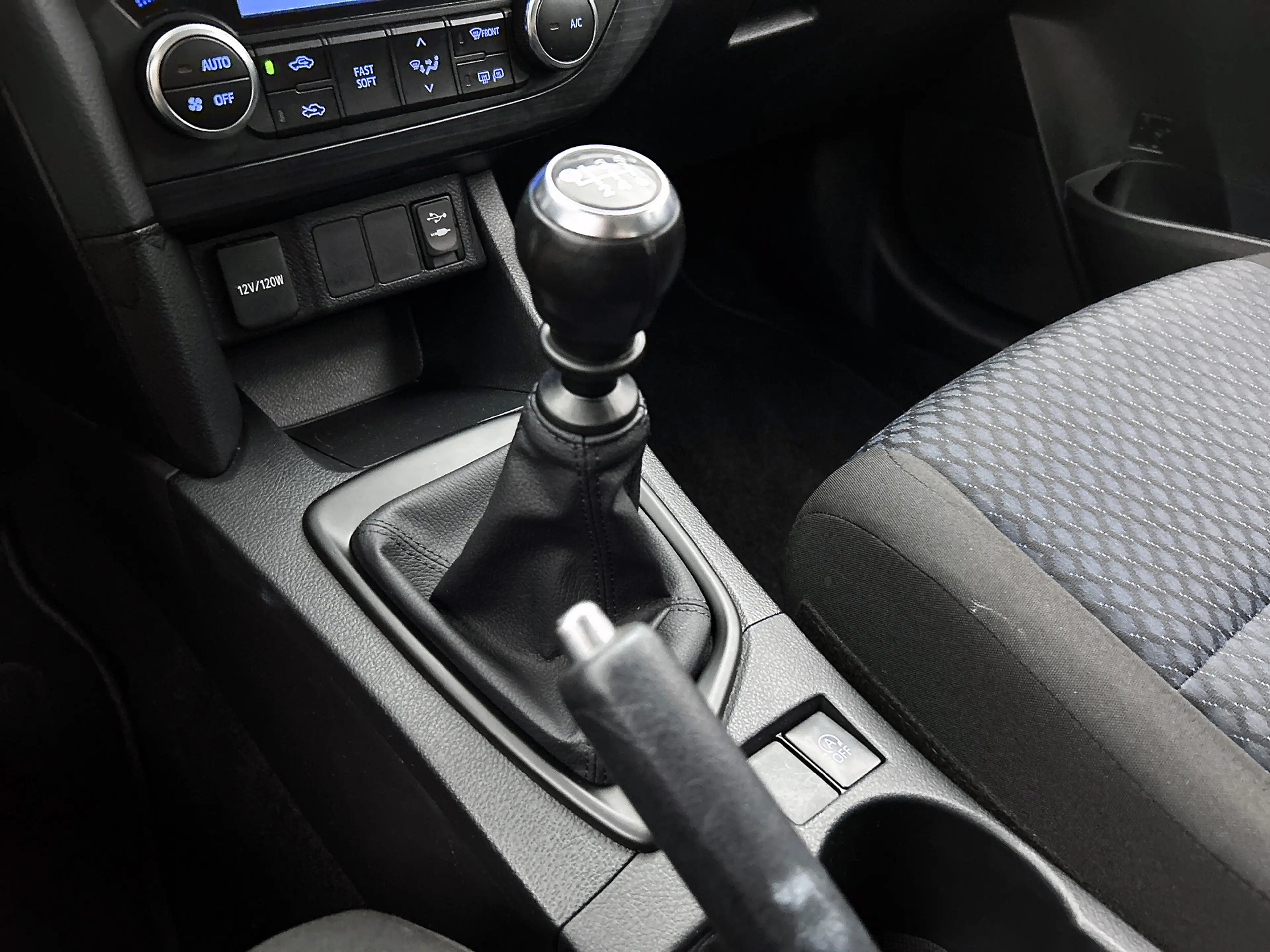 Toyota Auris 1.3 Now | NL dealeronderhouden | — photo 9