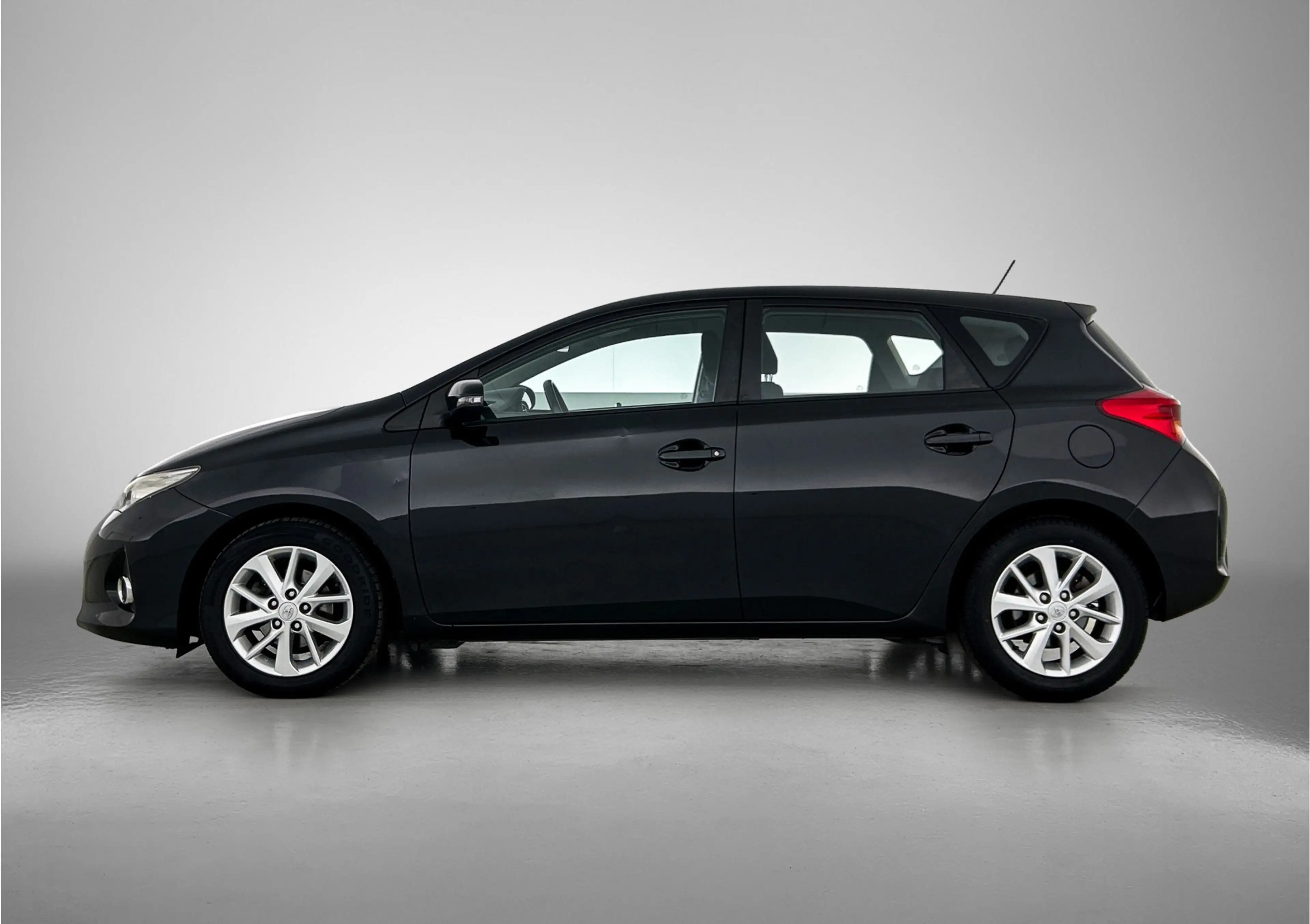 Toyota Auris 1.3 Now | NL dealeronderhouden | — photo 3