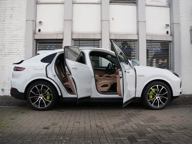 Porsche Cayenne E-Hybrid Coupé PLATINUM-INNODRIVE-LEDER BEIGE