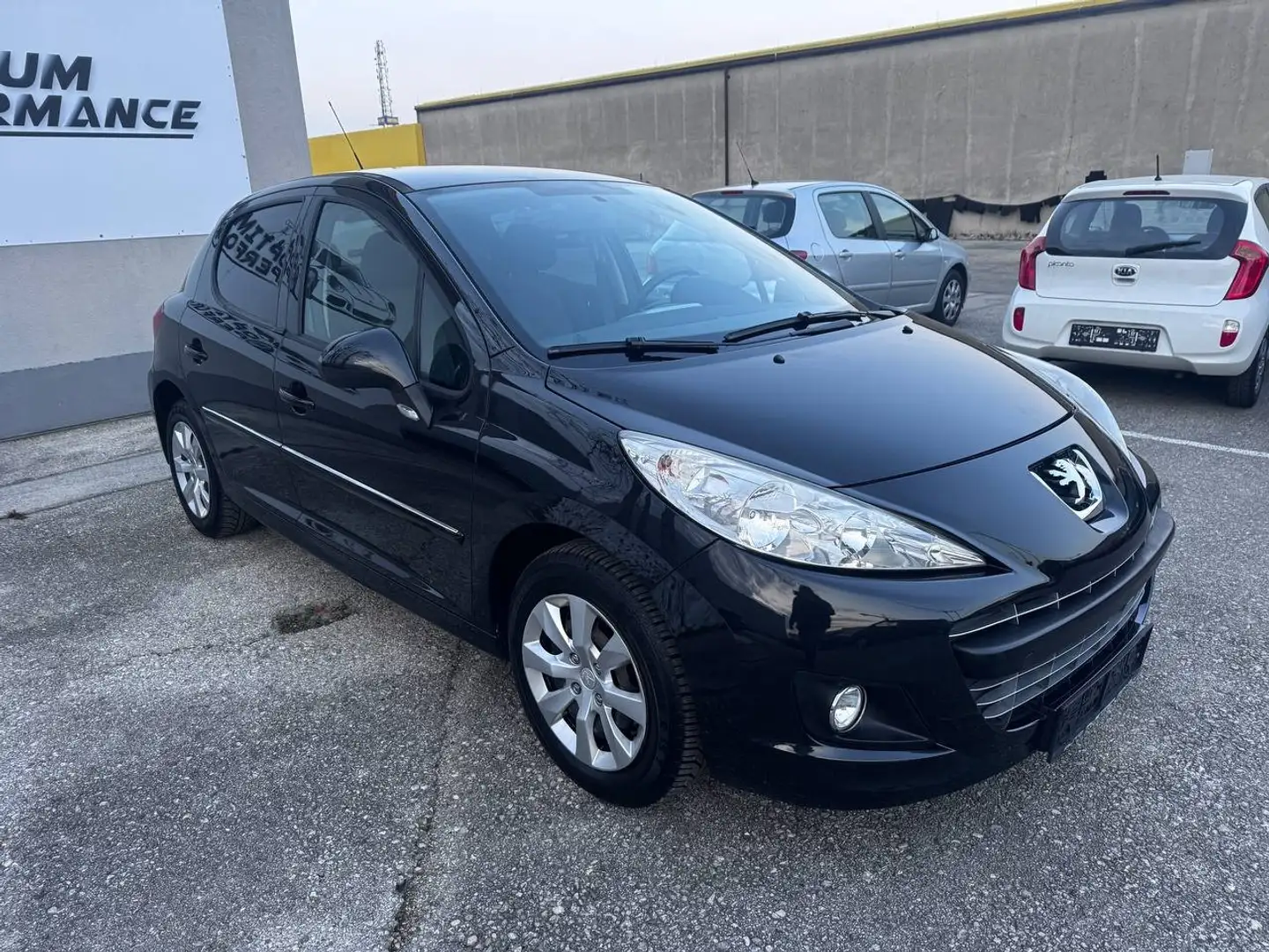 Peugeot 207 Premium 1.6 VTI Schwarz - 2