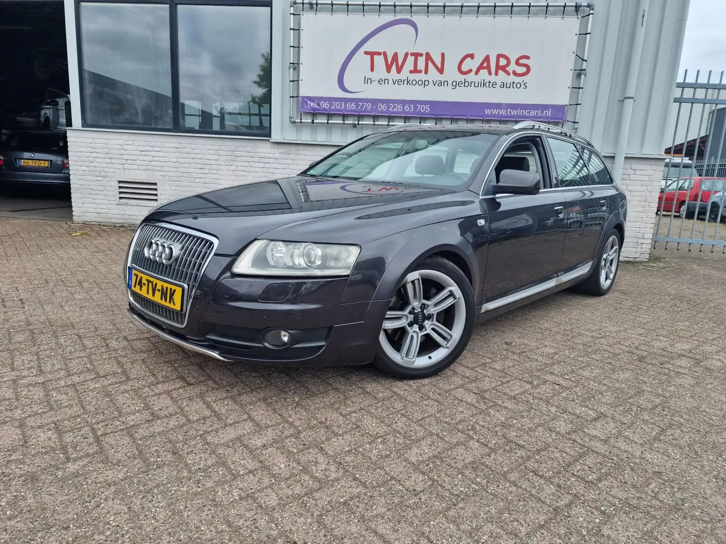 Audi A6 allroad quattro 3.2 FSI Pro Line Aut Navi Xenon Grijs - 2