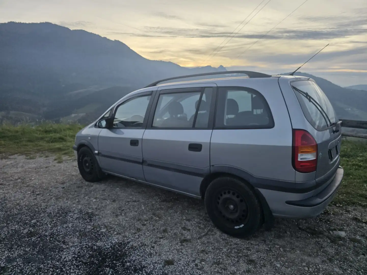 Opel Zafira 1,6 16V - 2