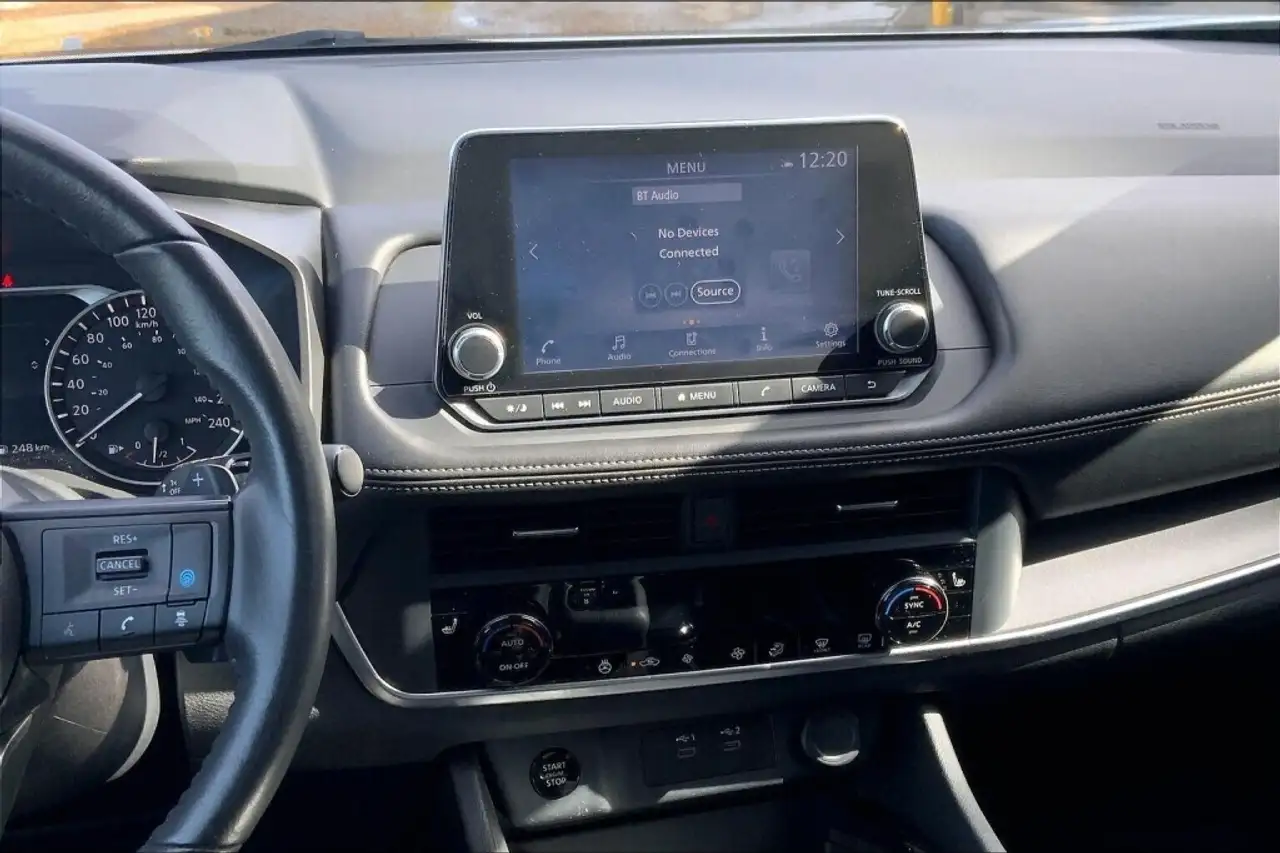 Nissan Rogue снимка Nissan Rogue