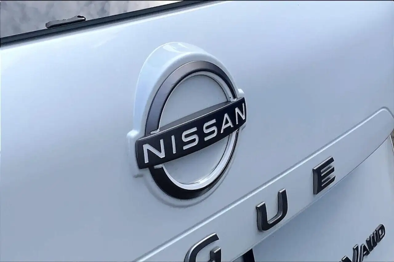 Nissan Rogue снимка Nissan Rogue