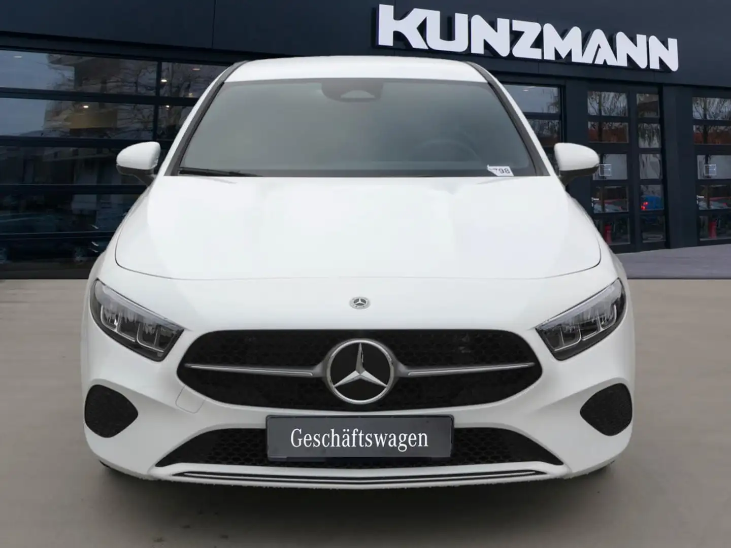 Mercedes-Benz A 180 Progressive Distronic Lenkradhzg Kamera Weiß - 2