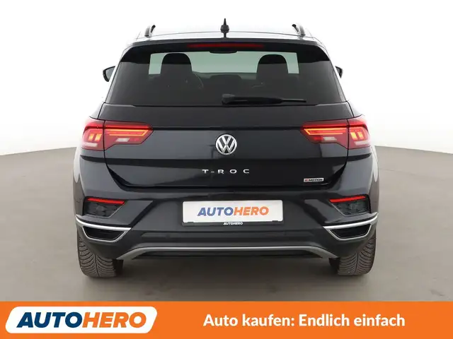 Volkswagen T-Roc view 5