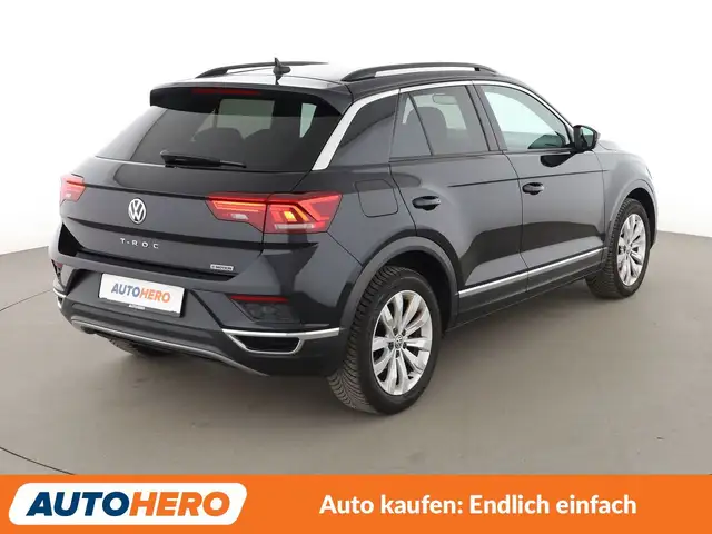 Volkswagen T-Roc view 6