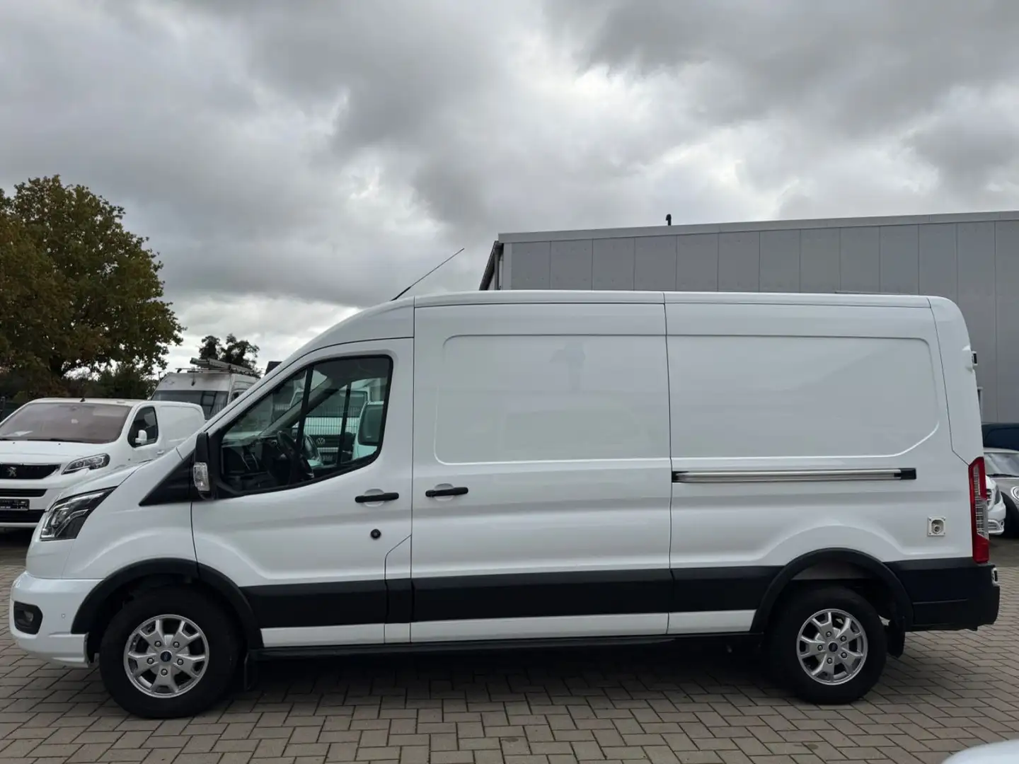 Ford Transit Kasten L3H2 Trend/Navi/Kamera/AHK/ACC Blanc - 2