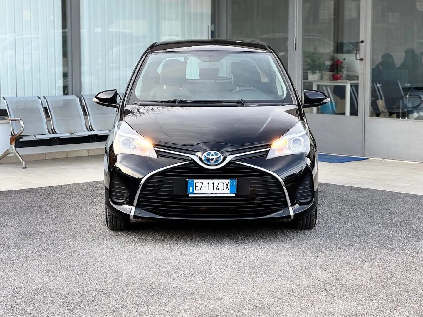 Toyota Yaris 1.5 Hybrid 75CV E6 Automatica - 2015 Nero - 2
