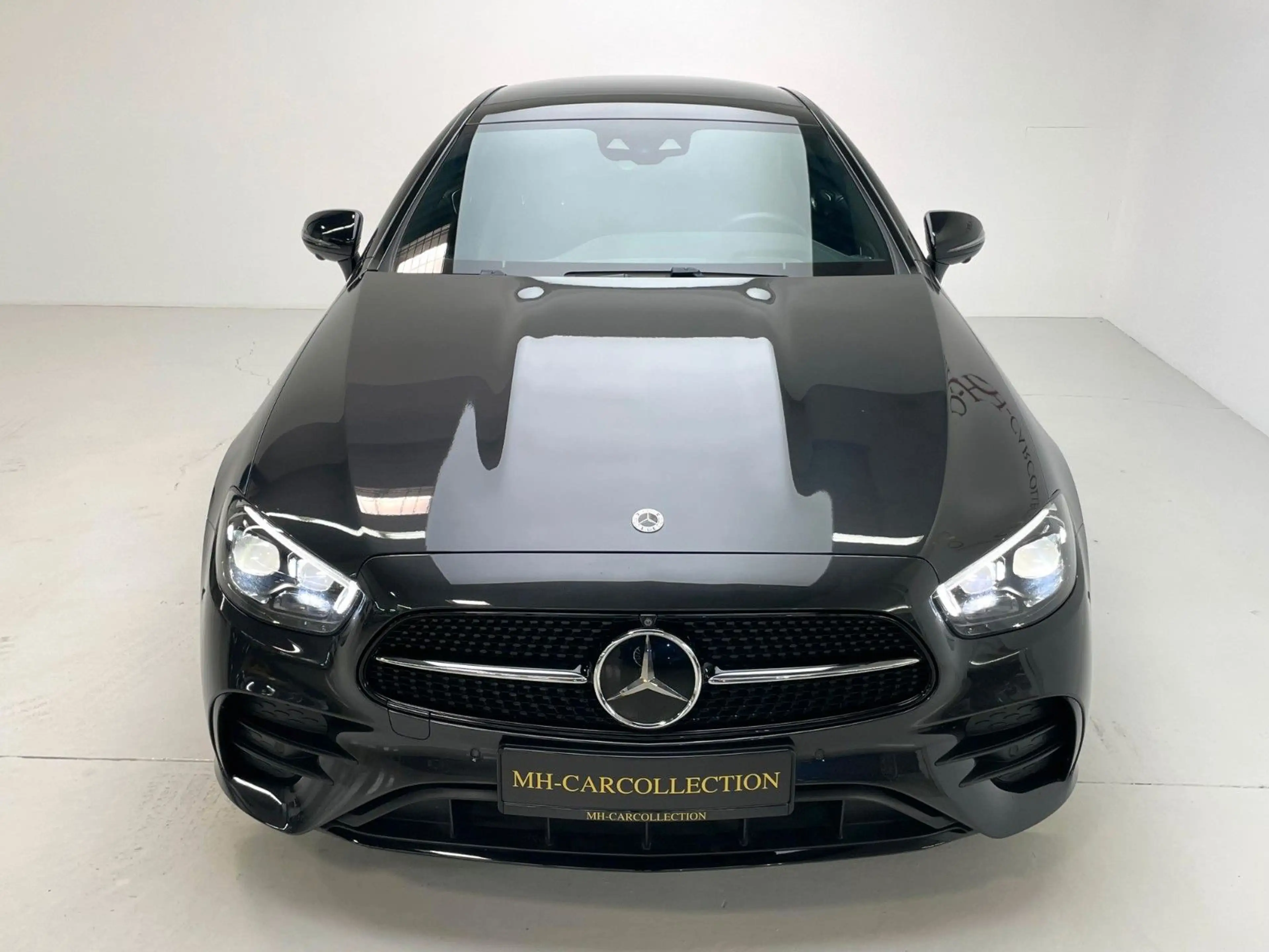 Mercedes-Benz E 450 Coupe 4Matic*1.HAND*AMG*PANO* — photo 3
