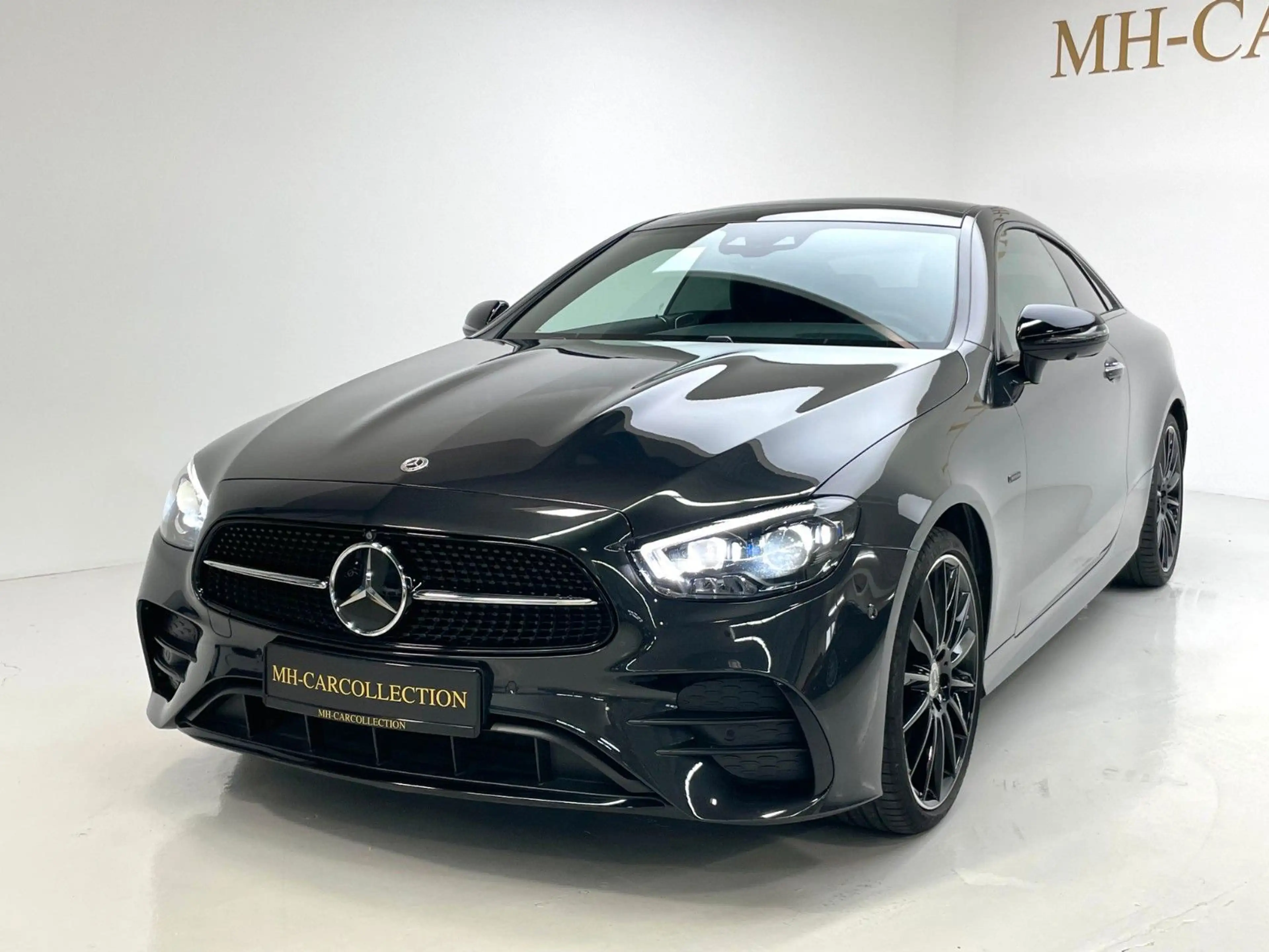 Mercedes-Benz E 450 Coupe 4Matic*1.HAND*AMG*PANO* — photo 2