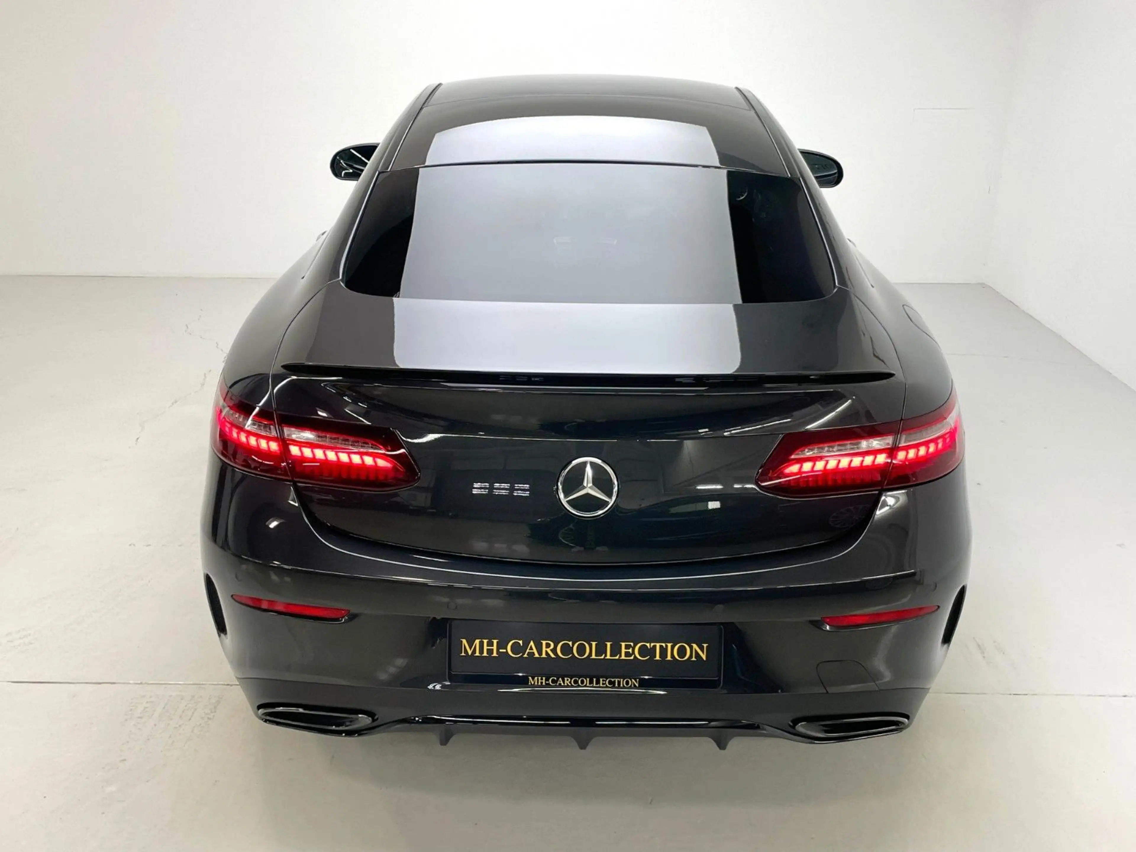 Mercedes-Benz E 450 Coupe 4Matic*1.HAND*AMG*PANO* — photo 10