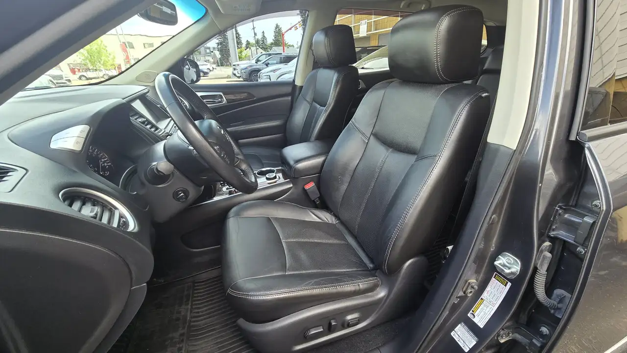 Nissan Pathfinder снимка Nissan Pathfinder