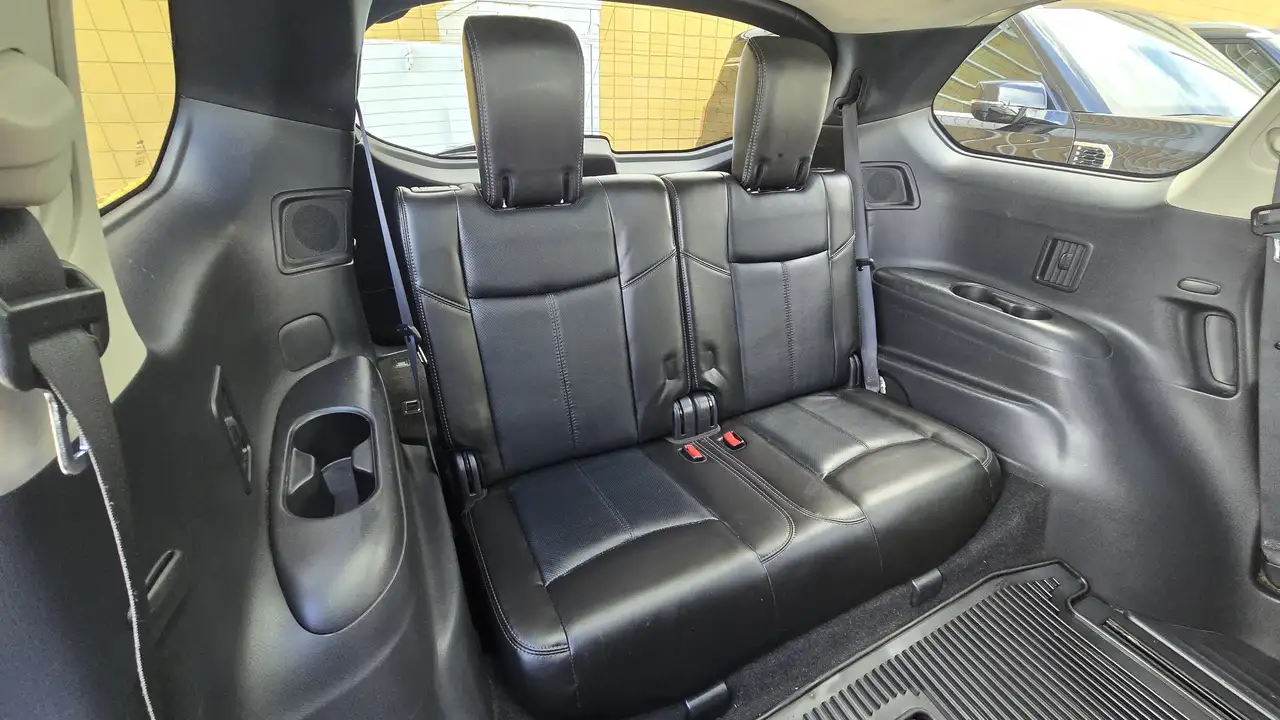 Nissan Pathfinder снимка Nissan Pathfinder