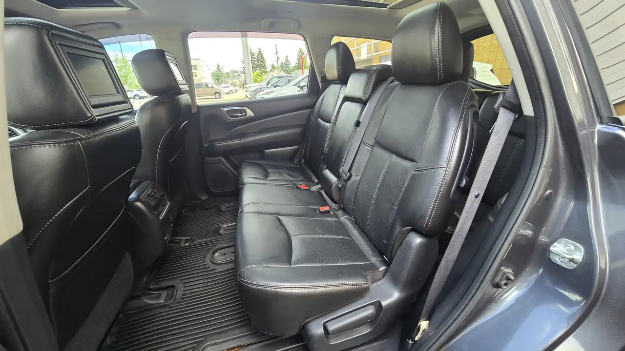 Nissan Pathfinder снимка Nissan Pathfinder