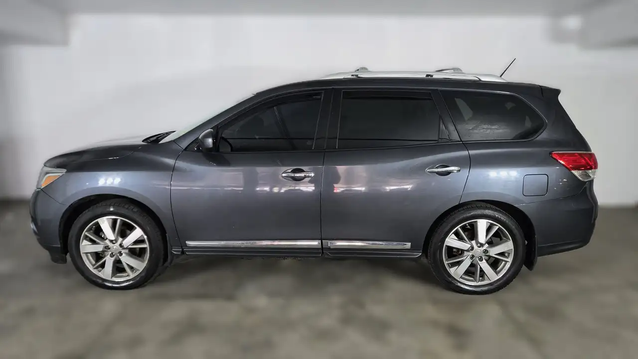 Nissan Pathfinder снимка Nissan Pathfinder