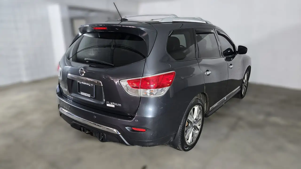 Nissan Pathfinder снимка Nissan Pathfinder