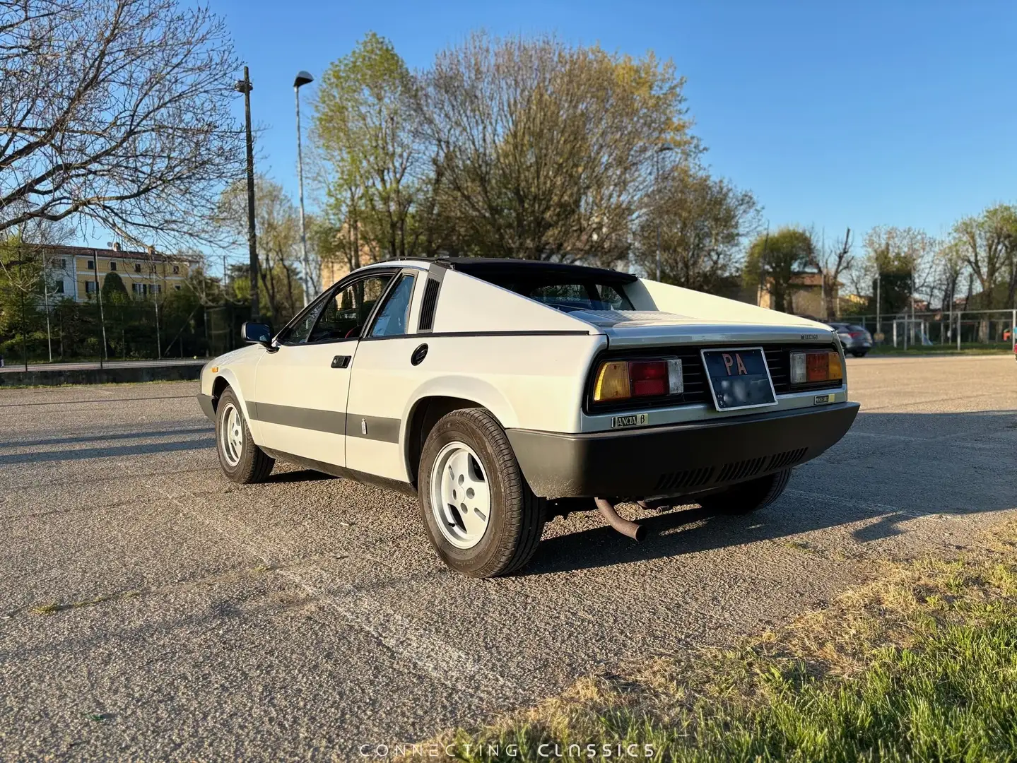 Lancia Beta Montecarlo Spider siva - 2