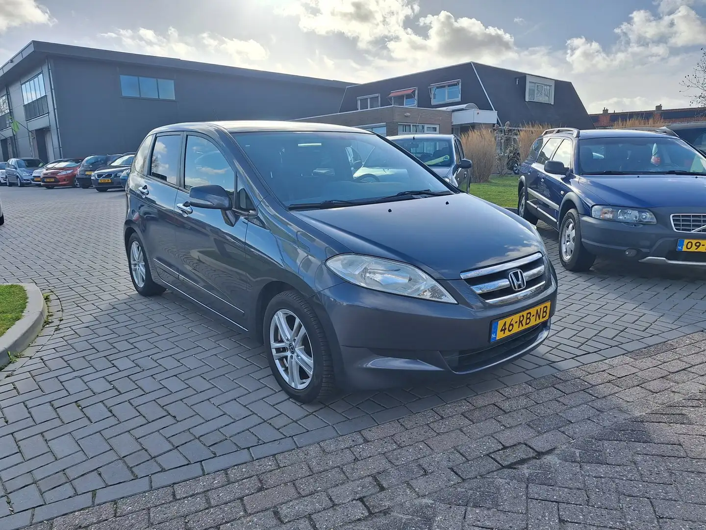 Honda FR-V 1.7i Comfort / 6- persoons / APK maart 2027 Gris - 2