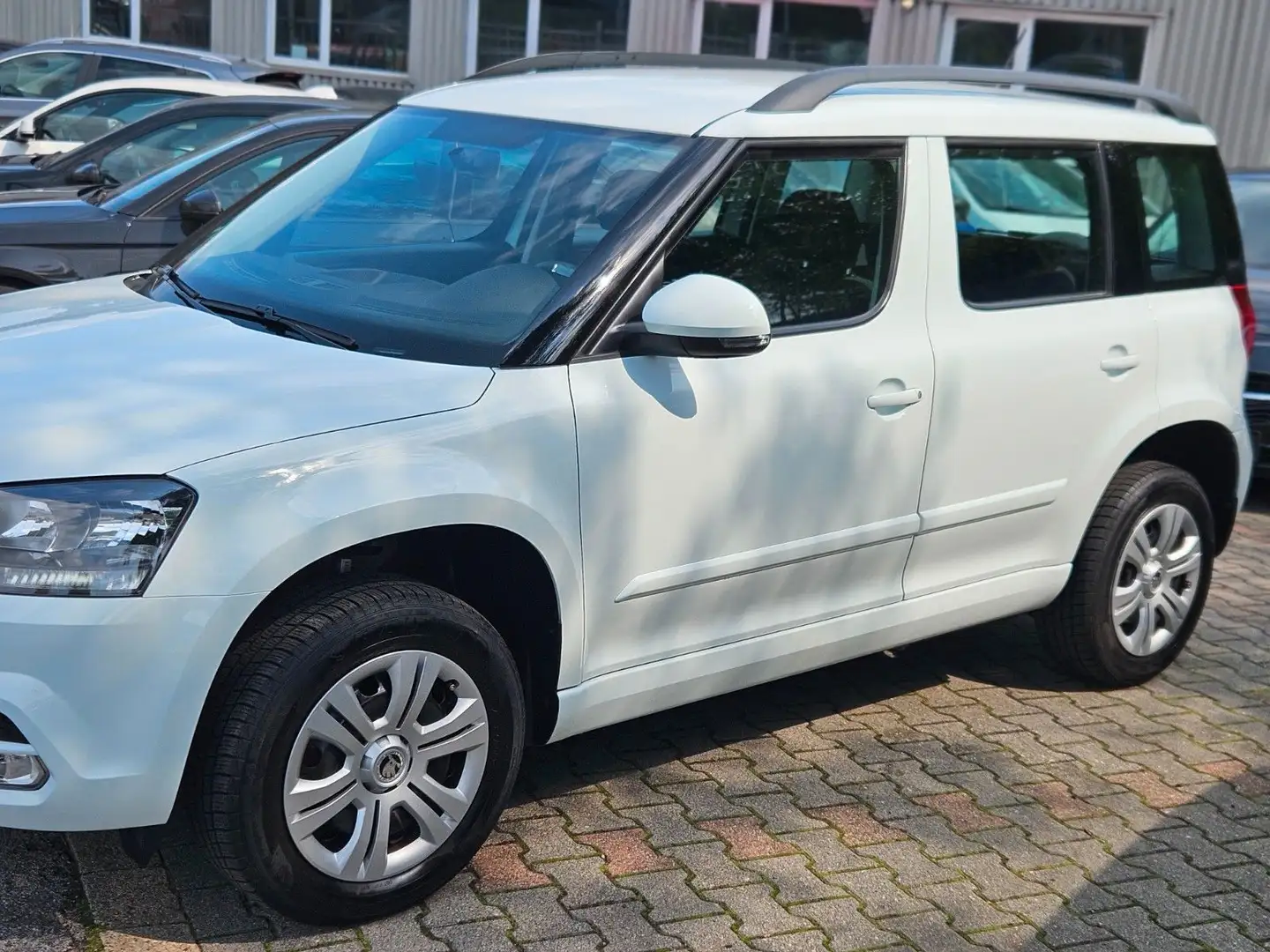 Skoda Yeti Active Automatik Weiß - 2