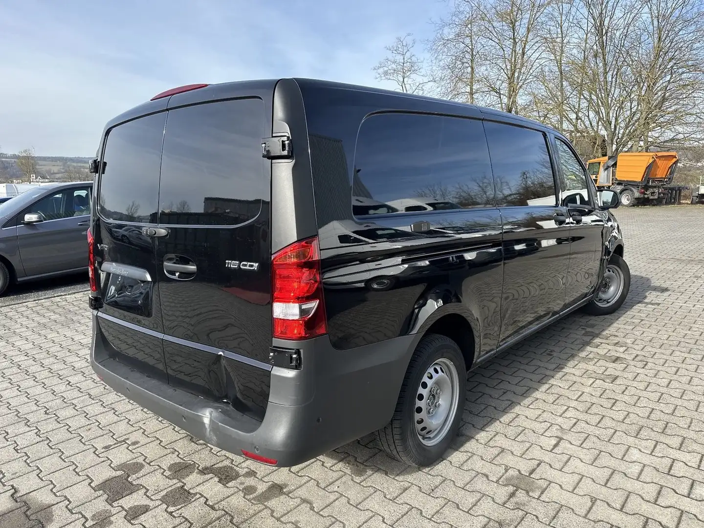 Mercedes-Benz Vito Kasten 116CDI RWD extralang /NAVI/RFK/PDC/SHZ/DAB Schwarz - 2