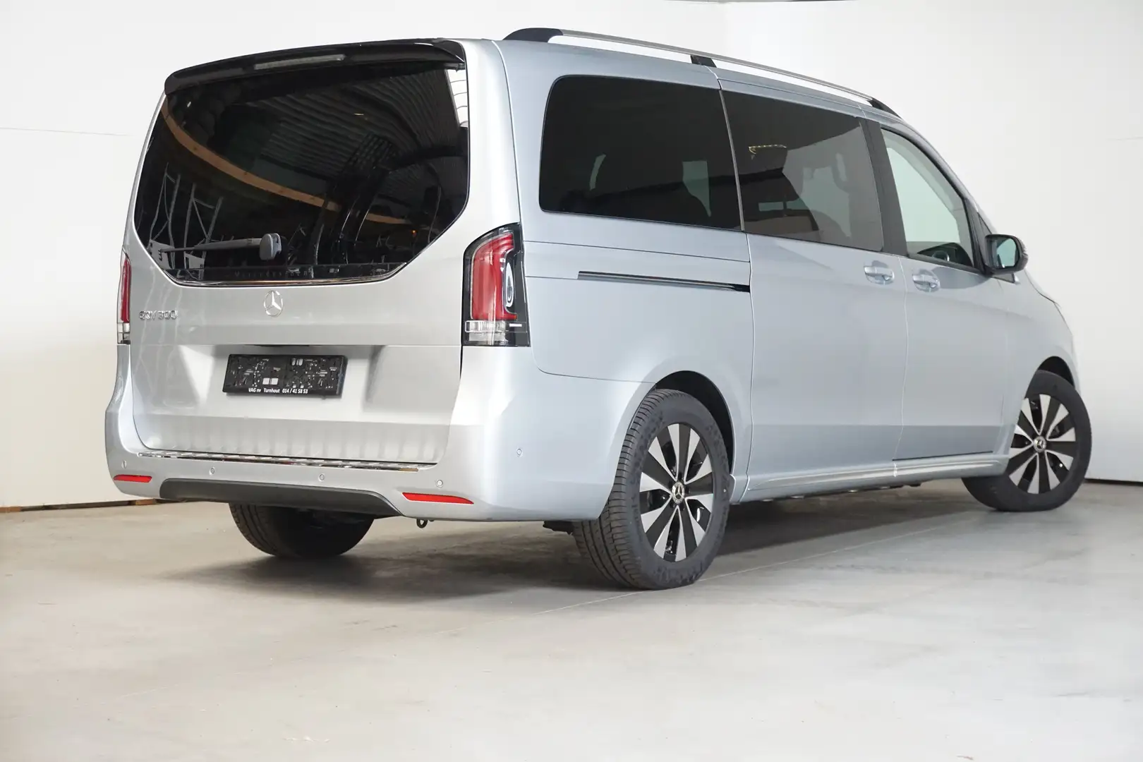 Mercedes-Benz EQV 300 NW MODEL - AIRMATIC - DISTRONIC - MULTI BEAM Срібний - 2