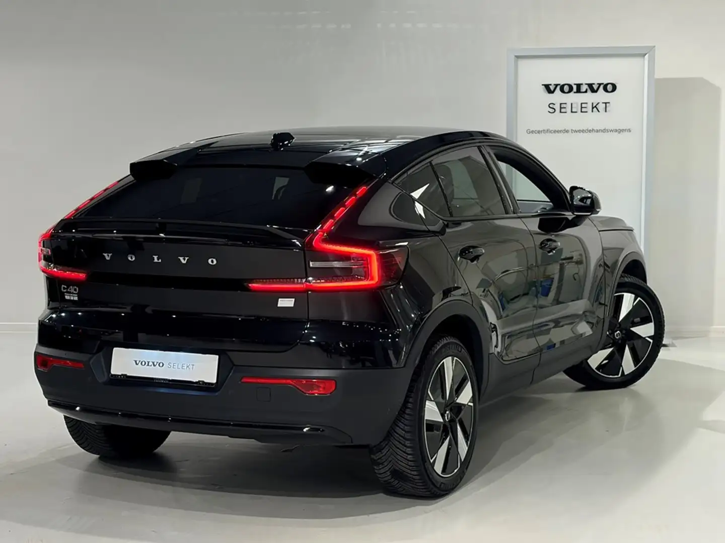 Volvo C40 Recharge Extended Range Černá - 2