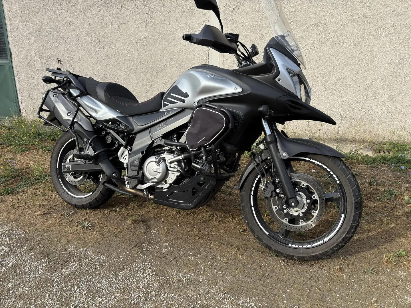 Suzuki V-Strom 650 ABS - 1