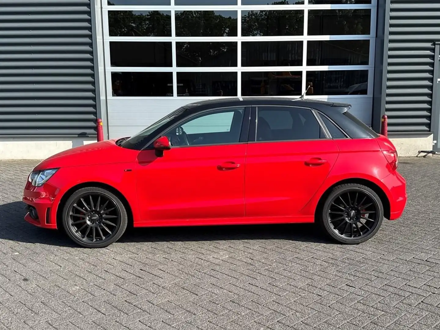 Audi A1 Sportback 1.2 TFSI Pro Line S 3x s-line bj 2012 me Rood - 2