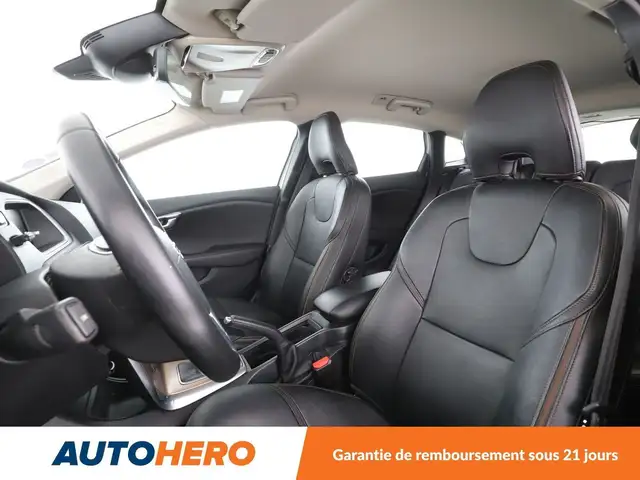 Volvo V40 Cross Country view 10