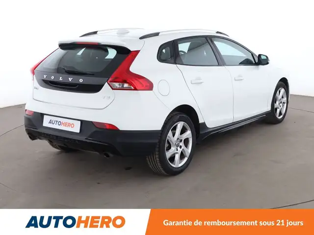 Volvo V40 Cross Country view 6