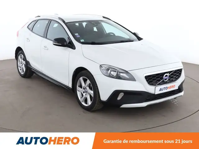 Volvo V40 Cross Country view 8