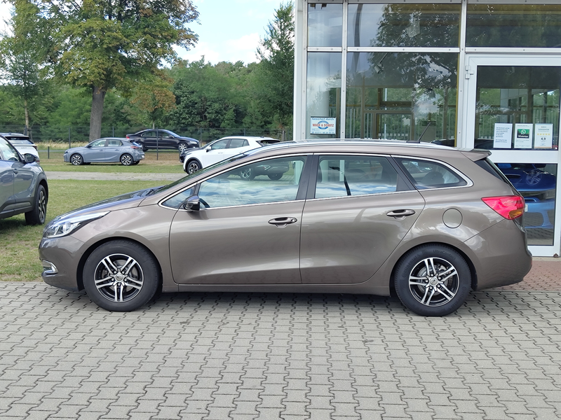 Kia Ceed SW / cee'd SW Klima-SHZG-Navi 2.Hand — photo 3