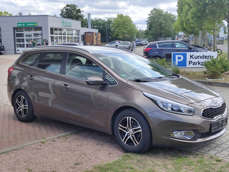 Kia Ceed SW / cee'd SW Klima-SHZG-Navi 2.Hand — photo 2