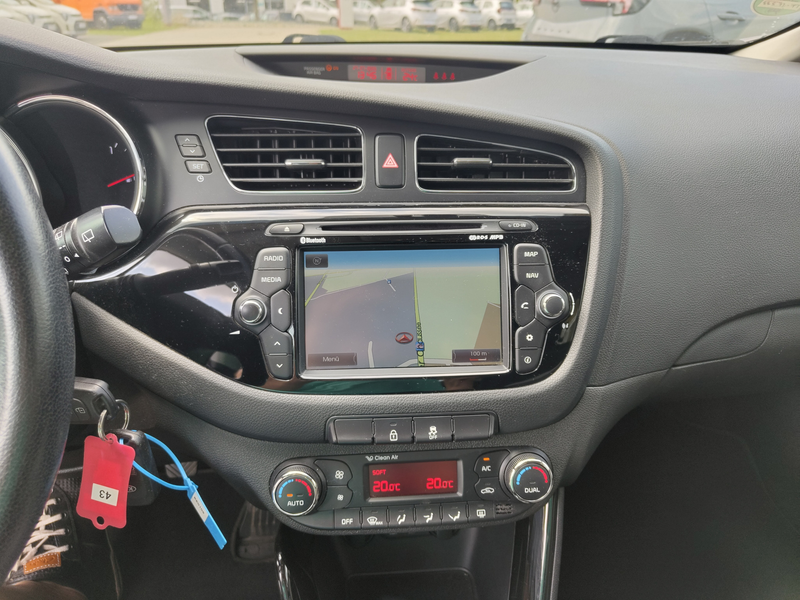 Kia Ceed SW / cee'd SW Klima-SHZG-Navi 2.Hand — photo 12