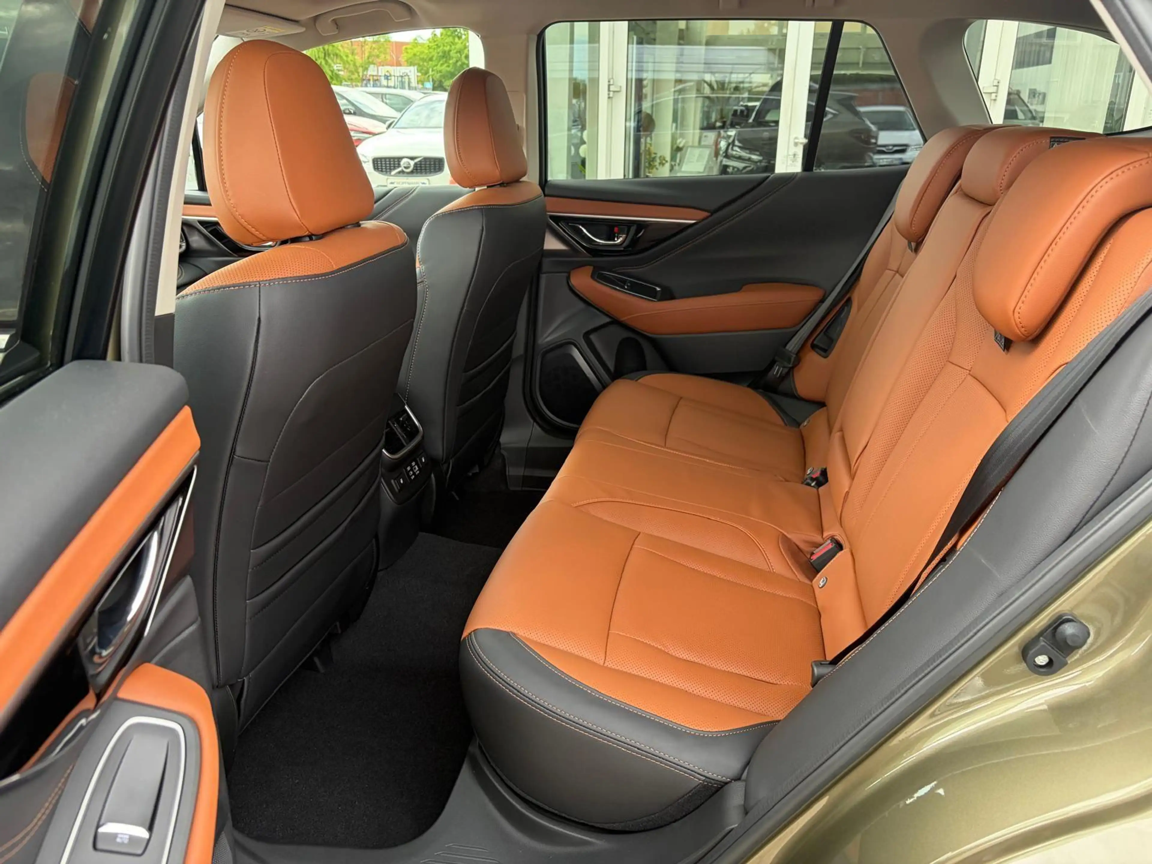 Subaru OUTBACK 2.5i Platinum — photo 8