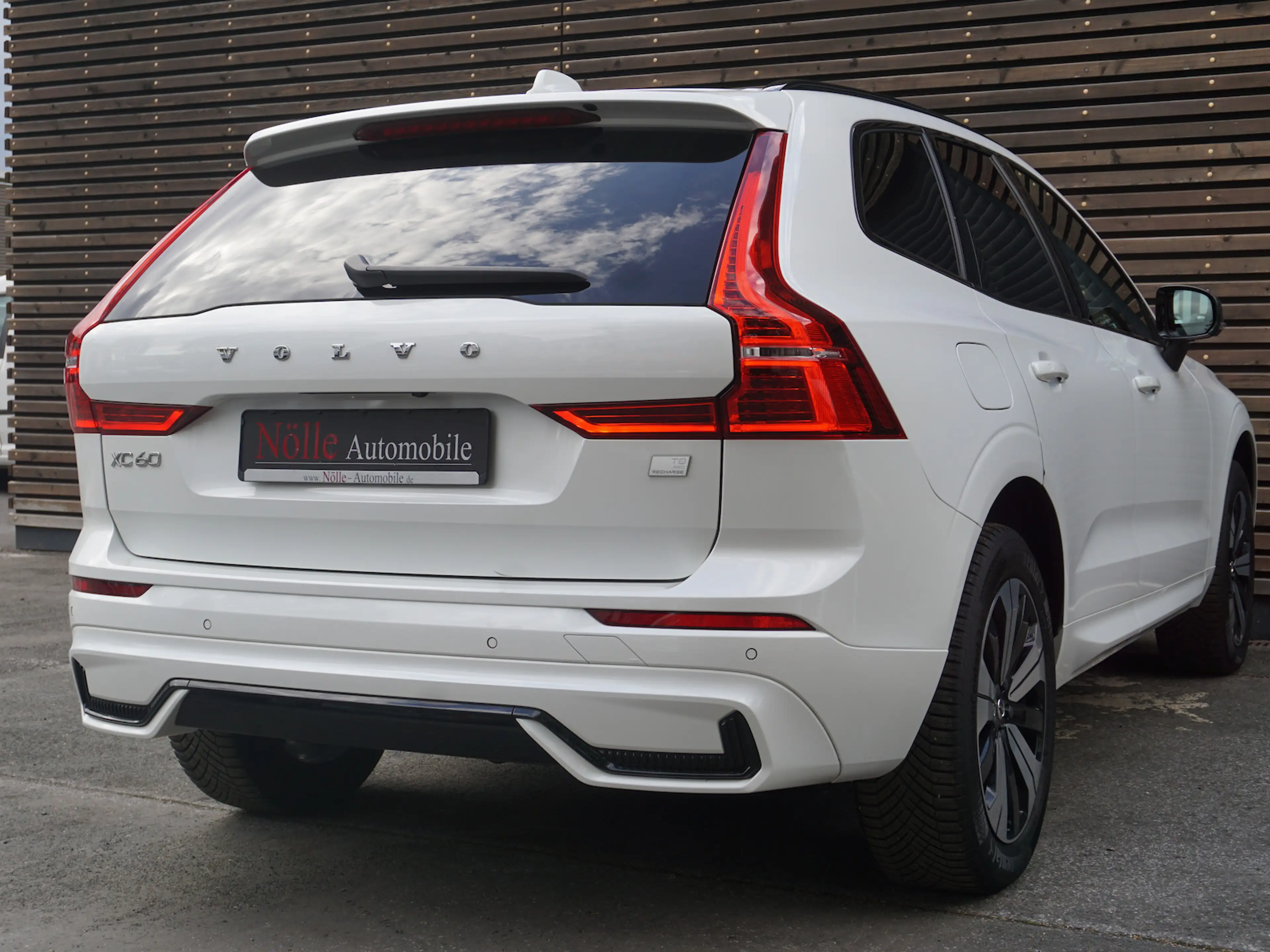 Volvo XC60 T8 AWD R-Design Leder H&K Memory Pano — photo 7