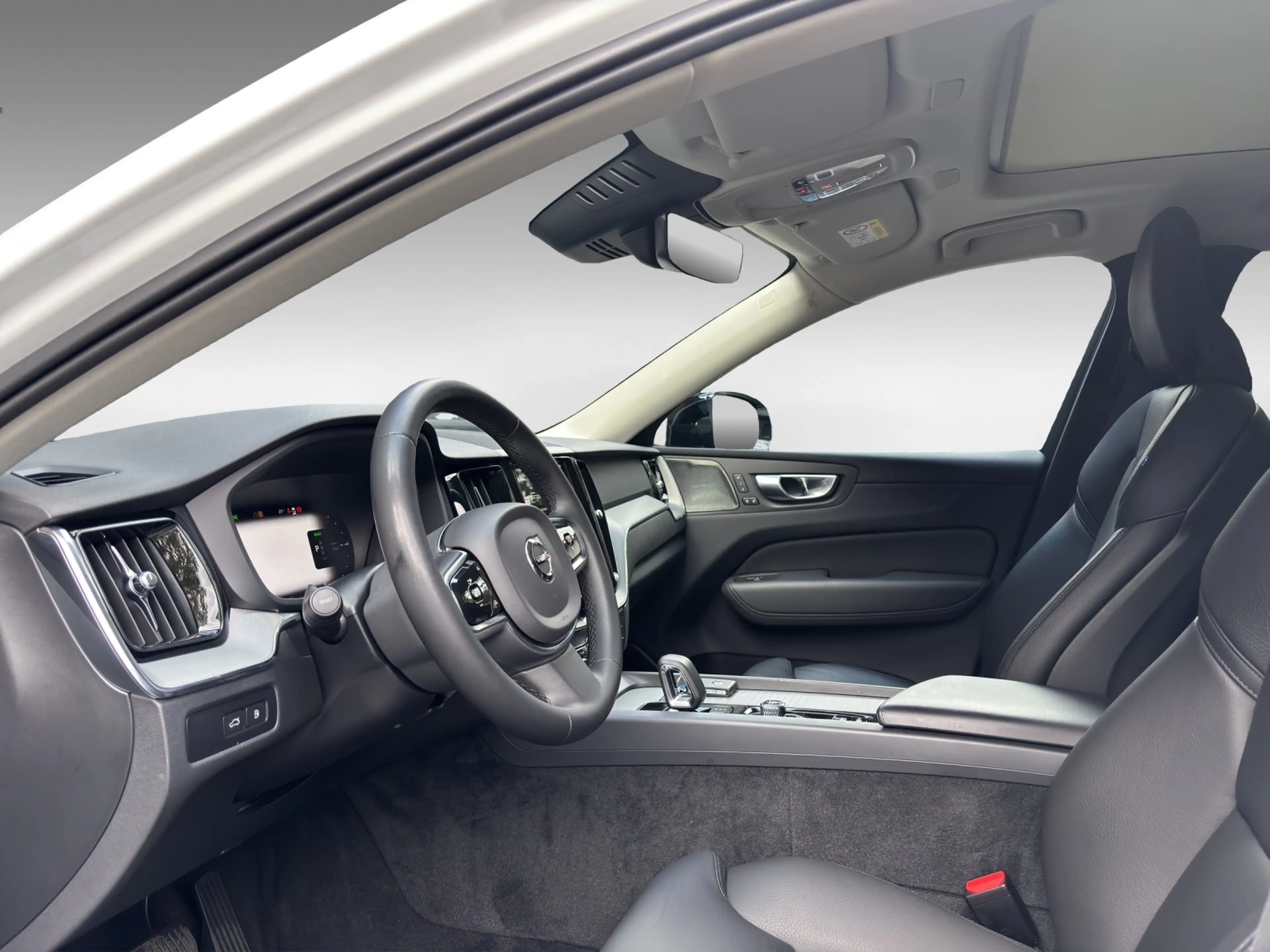 Volvo XC60 T8 AWD R-Design Leder H&K Memory Pano — photo 8