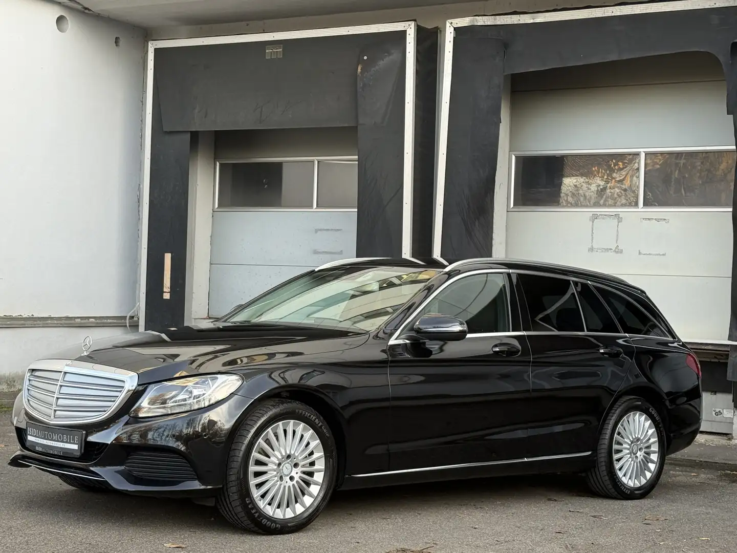 Mercedes-Benz C 220 D Luxury Comand RüKamera Tempomat Elek.AHK Negro - 2