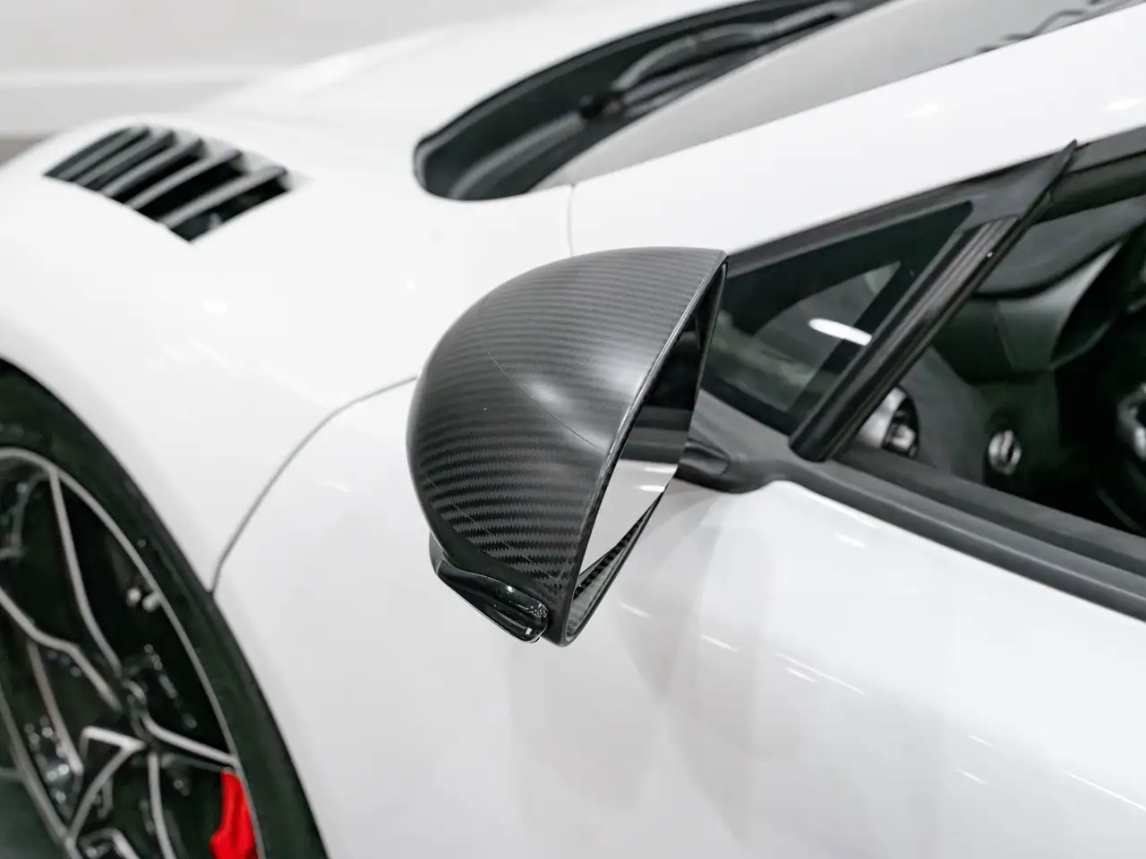 McLaren 675LT снимка McLaren 675LT