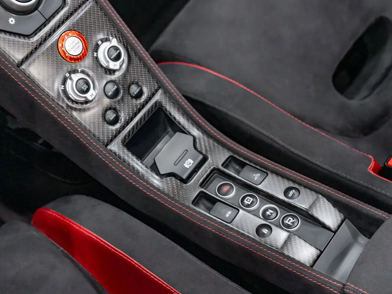 McLaren 675LT снимка McLaren 675LT