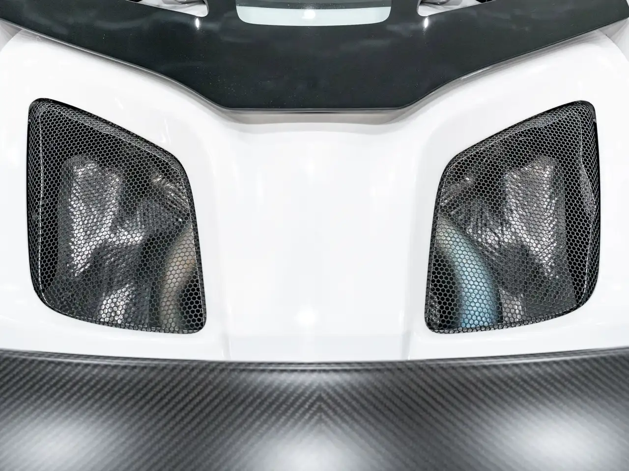 McLaren 675LT снимка McLaren 675LT