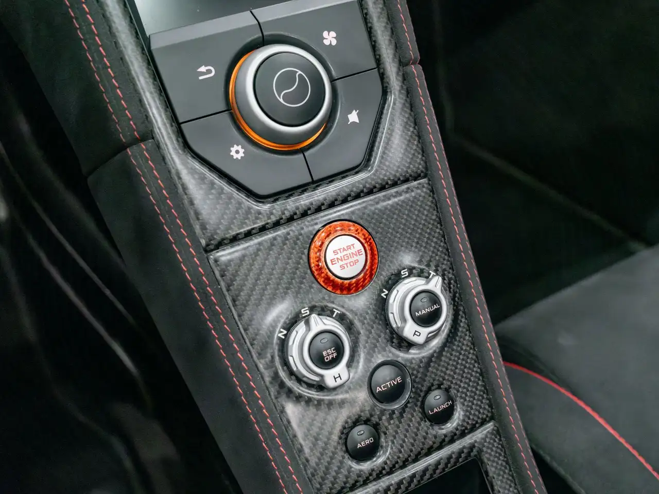 McLaren 675LT снимка McLaren 675LT