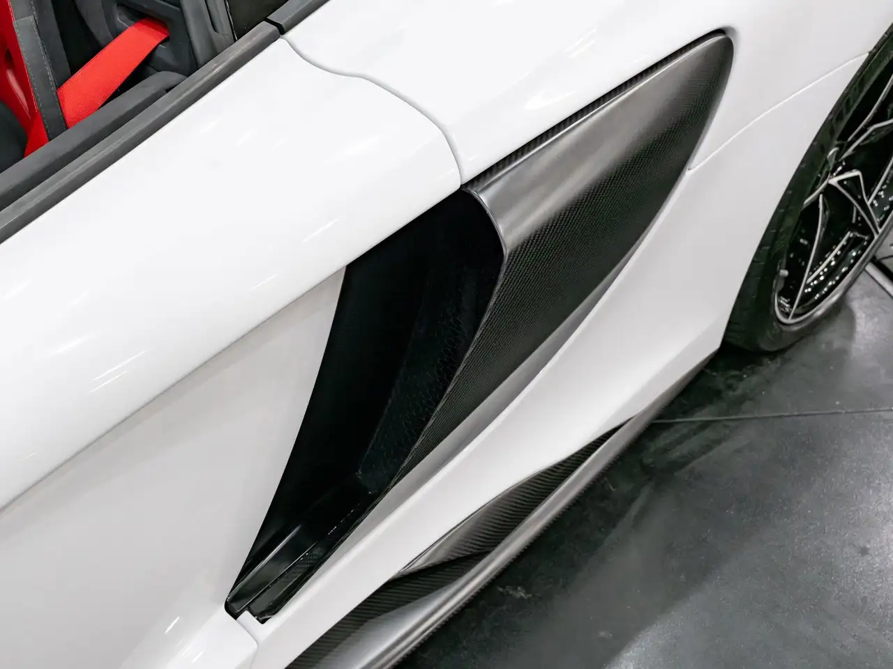 McLaren 675LT снимка McLaren 675LT