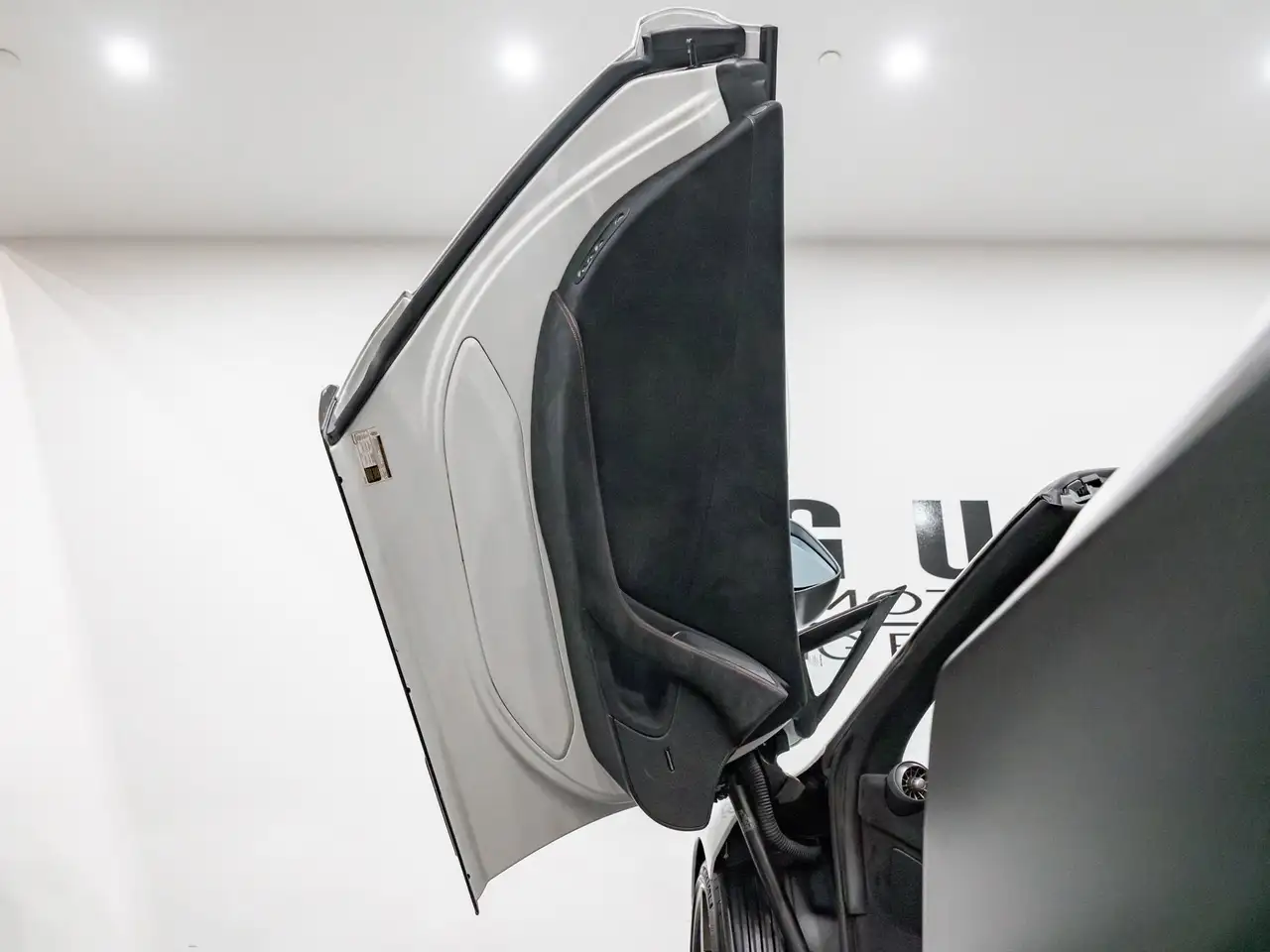 McLaren 675LT снимка McLaren 675LT