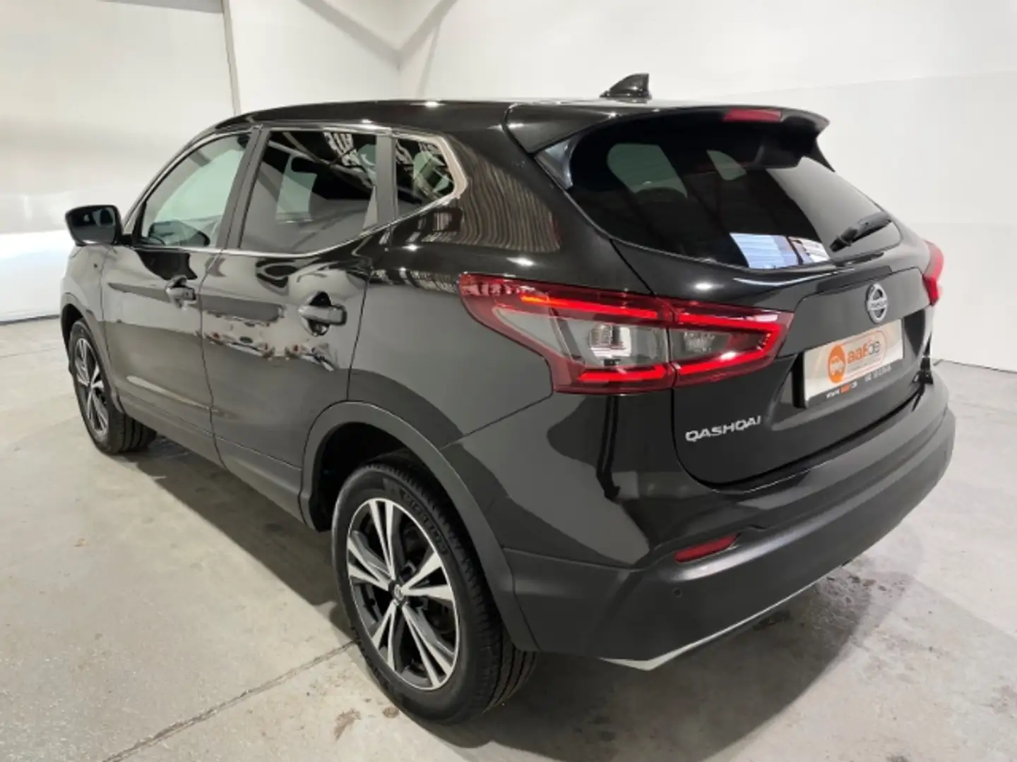 Nissan Qashqai 1.3 DIG-T N-Connecta Automatik EU6d-T Navi LED Schwarz - 2