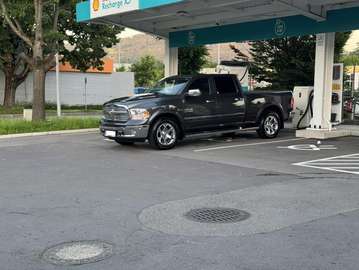 Crew Cab Long Bed - Laramie
